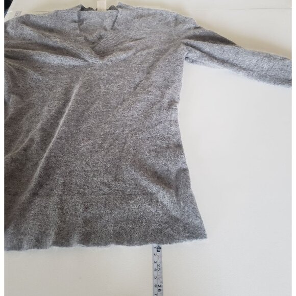 Sarah‎ Spencer Womens V Neck Gray Pullover Sweater Size S Angora Wool Blend - Picture 7 of 7
